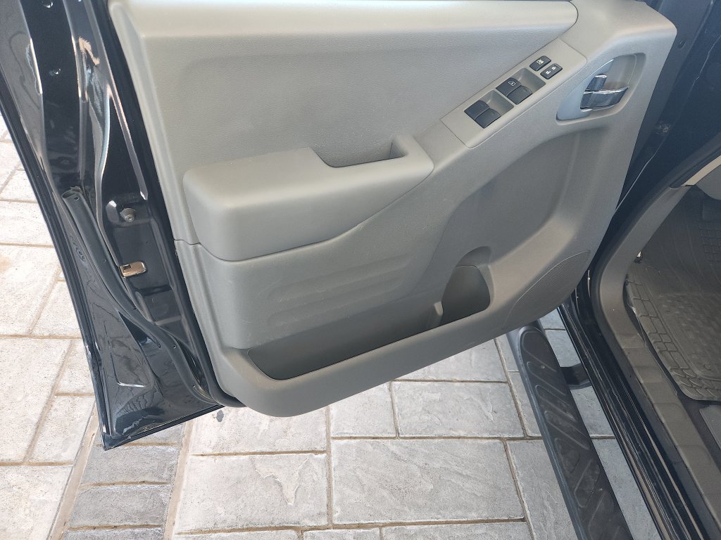 Used 2021 Nissan Frontier SV w/ Midnight Edition Floor Mats AWD/4WD image 28