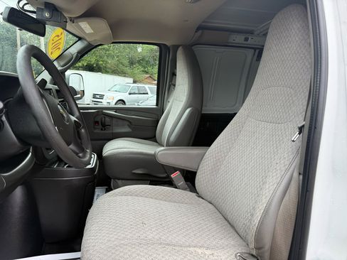 Used 2015 Chevrolet Express 2500 image 13