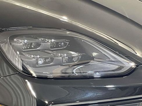 Certified 2026 Porsche Cayenne S AWD/4WD image 11