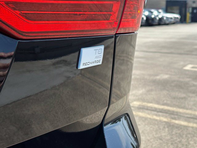 Certified 2024 Volvo XC60 T8 Plus w/ Climate Package AWD/4WD image 38