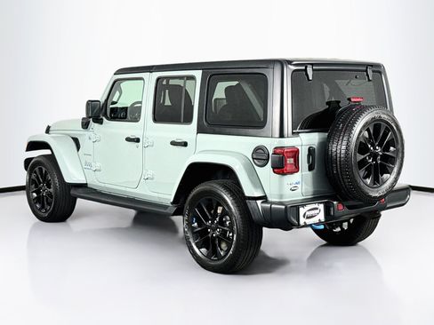 Used 2023 Jeep Wrangler Unlimited Sahara w/ Cold Weather Group AWD/4WD image 13