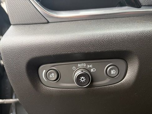 Used 2018 Chevrolet Traverse Premier image 25