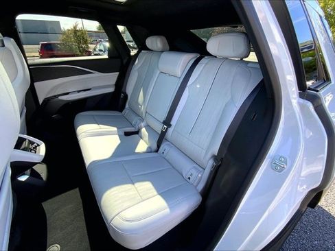 Used 2024 Cadillac Lyriq Luxury AWD/4WD image 26