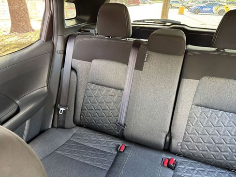 Used 2025 Nissan Kicks SV FWD image 34