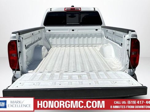 Used 2018 Chevrolet Colorado Z71 AWD/4WD image 7