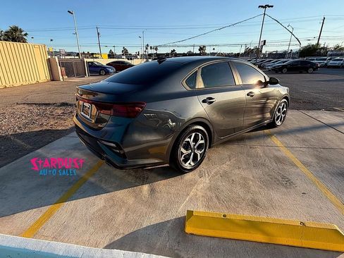 Used 2021 Kia Forte LXS FWD image 5