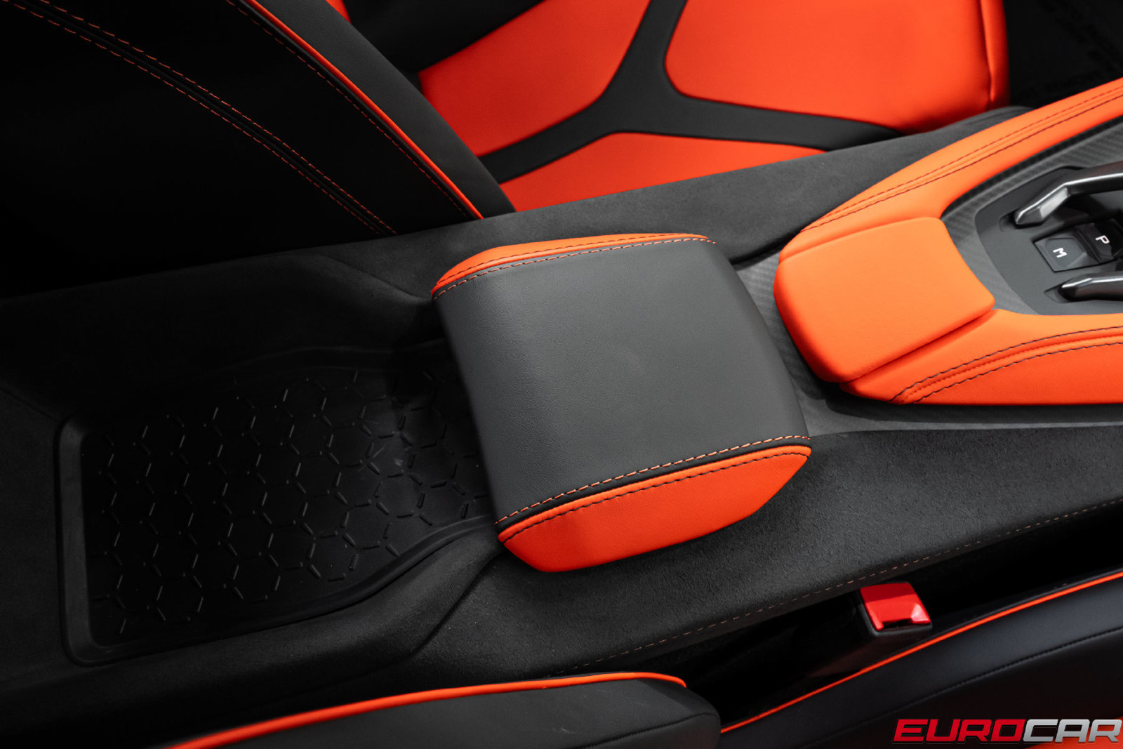 Used 2025 Lamborghini Revuelto AWD/4WD image 40