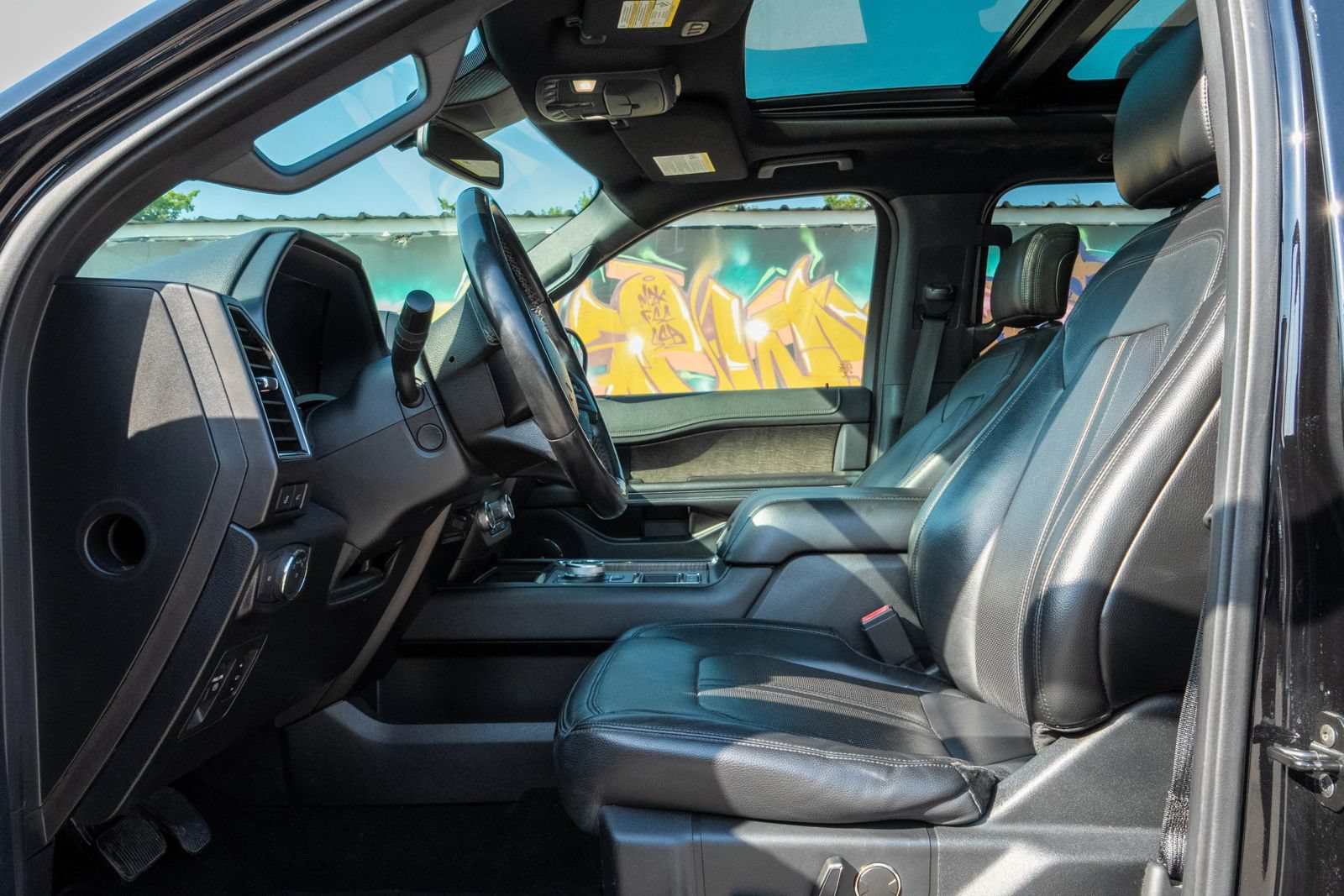 Used 2018 Ford Expedition Limited w/ Equipment Group 301A RWD image 17