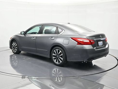 Used 2016 Nissan Altima 2.5 SL w/ 2.5 Technology w/LED Package FWD image 7