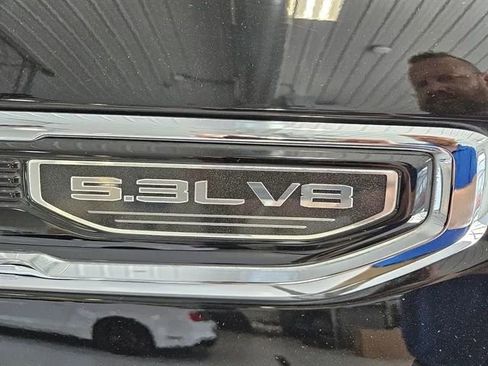 Used 2024 GMC Sierra 1500 SLT AWD/4WD image 44