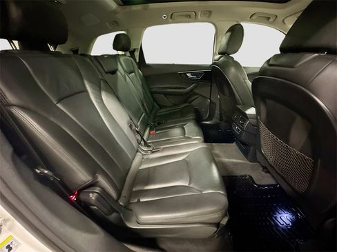 Used 2017 Audi Q7 3.0T Premium Plus w/ Premium Plus Package image 35