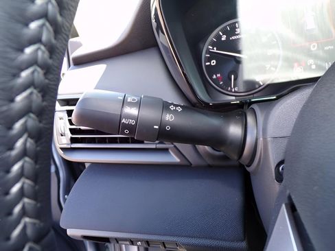 Certified 2025 Subaru Outback Premium image 23