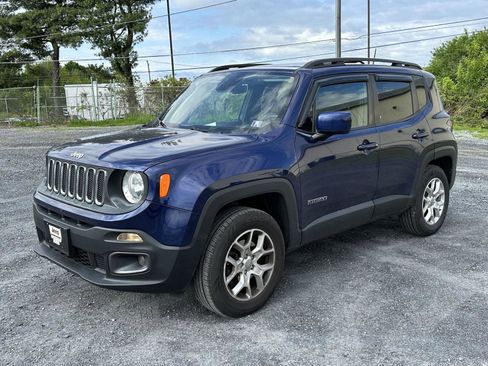 Used 2018 Jeep Renegade Latitude w/ Cold Weather Group AWD/4WD image 4