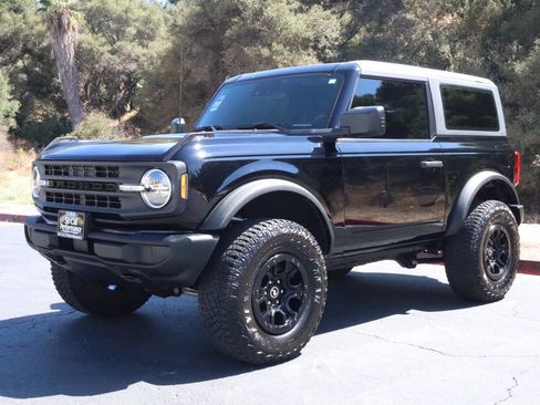 Used 2022 Ford Bronco 2-Door image 3