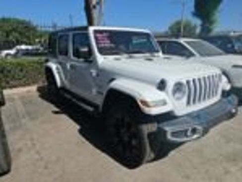 Used 2022 Jeep Wrangler Unlimited Sahara AWD/4WD image 9
