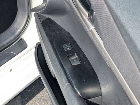 Used 2025 Toyota Camry LE FWD image 33