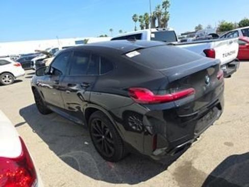 Used 2024 BMW X4 M40i w/ Premium Package image 9