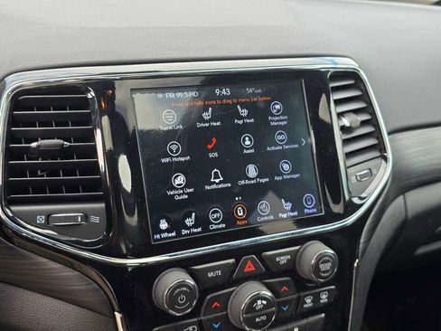 Used 2019 Jeep Grand Cherokee Altitude AWD/4WD image 28