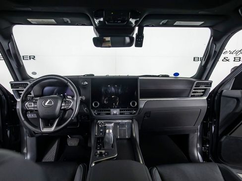 Used 2024 Lexus GX 550 w/ Cold Area Package AWD/4WD image 27
