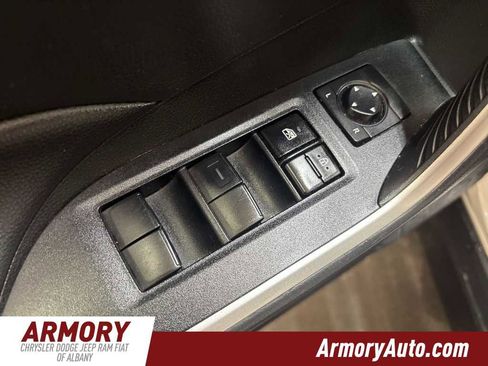 Used 2022 Toyota RAV4 LE image 8