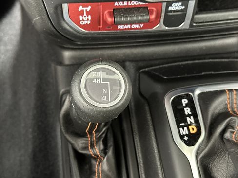 Used 2023 Jeep Gladiator Mojave w/ Cold Weather Group image 27