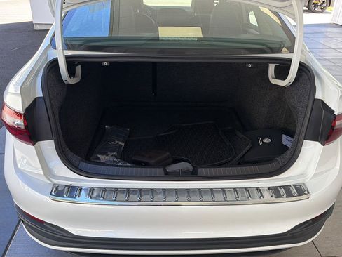 Certified 2023 Volkswagen Jetta SE w/ Panoramic Sunroof Package FWD image 13