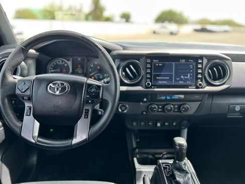 Used 2021 Toyota Tacoma TRD Off-Road w/ Technology Package image 15