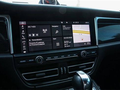 Used 2020 Porsche Macan S image 22