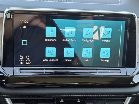 New 2026 Volkswagen Atlas SE image 14