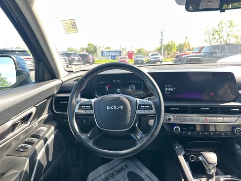 Used 2025 Kia Telluride S AWD/4WD image 16