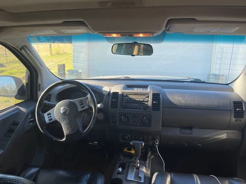 Used 2005 Nissan Frontier NISMO w/ (J01) Sunroof Pkg AWD/4WD image 6