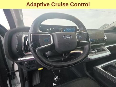 Used 2025 Ford Expedition Platinum AWD/4WD image 11