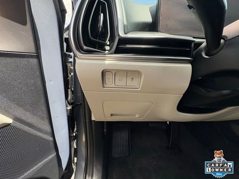 Certified 2025 Kia Sorento EX w/ Panoramic Sunroof Package AWD/4WD image 17