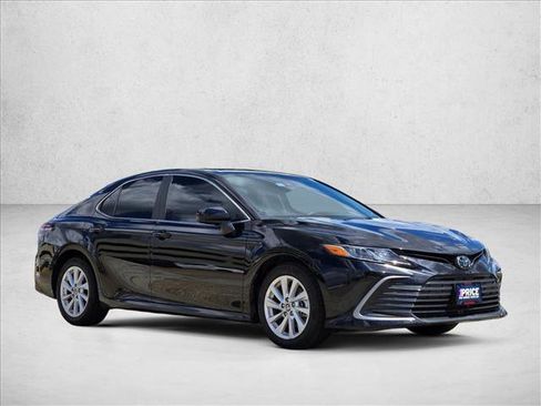 Used 2024 Toyota Camry LE FWD image 3