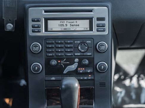 Used 2008 Volvo V70 image 19