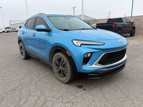 Used 2025 Buick Encore GX Sport Touring FWD image 6