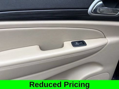 Used 2022 Jeep Grand Cherokee Laredo E w/ Security & Convenience Group AWD/4WD image 31