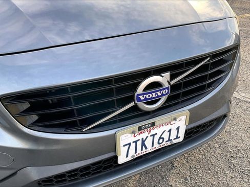 Used 2017 Volvo S60 T5 Dynamic image 27