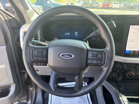 Used 2023 Ford F250 XLT w/ XLT Premium Package AWD/4WD image 18