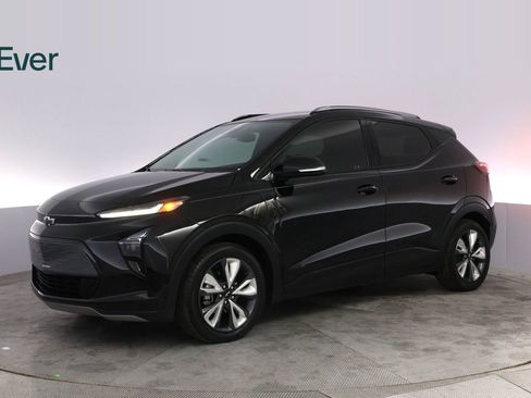 Used 2023 Chevrolet Bolt EUV LT w/ Convenience Package FWD image 18