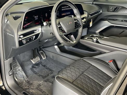 New 2026 Cadillac Lyriq V image 9