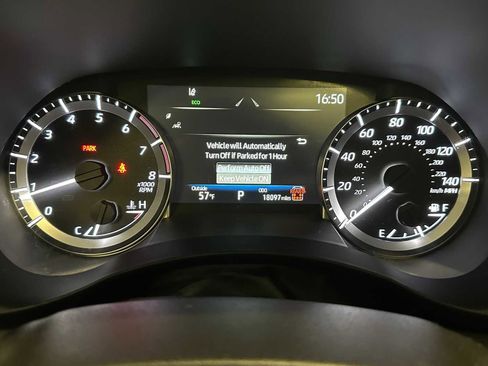 Certified 2025 Toyota Highlander XLE AWD/4WD image 12