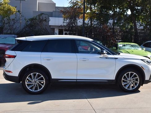 Certified 2025 Lincoln Corsair AWD w/ Equipment Group 101A image 6