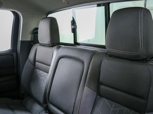 Used 2025 Nissan Frontier SV w/ SV Convenience Package RWD image 25