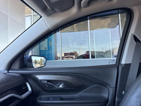 Used 2021 GMC Terrain SLT w/ Infotainment Package II AWD/4WD image 30