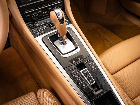 Used 2015 Porsche 911 Carrera S image 34