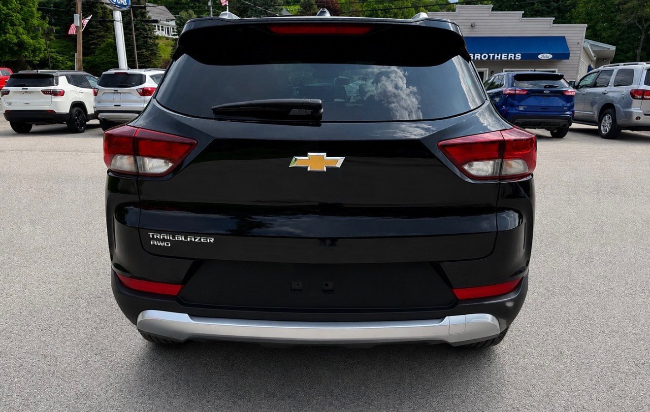 Used 2025 Chevrolet TrailBlazer LT AWD/4WD image 8