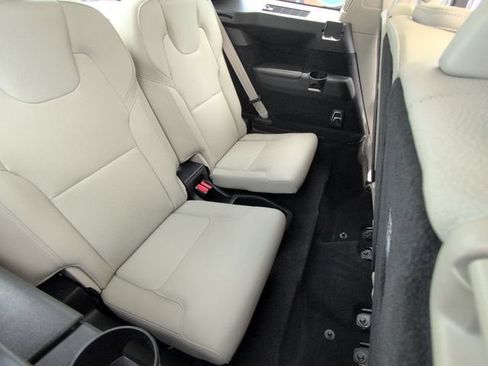 Used 2020 Volvo XC90 T6 Momentum w/ Protection Package Premier AWD/4WD image 25