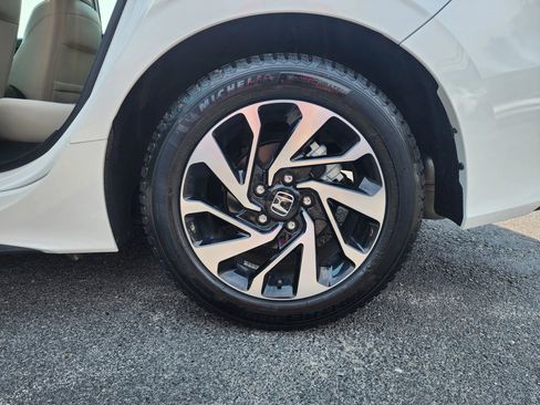 Used 2024 Honda Civic EX-L image 22