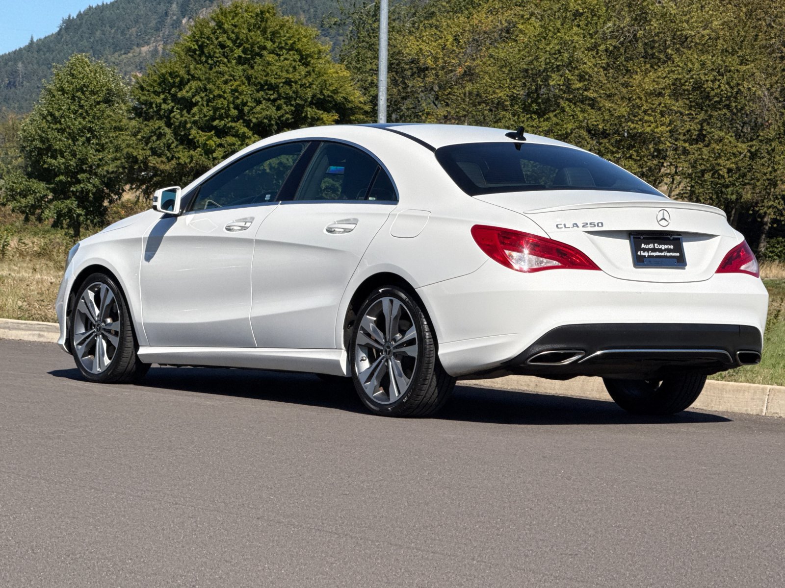 Used 2019 Mercedes-Benz CLA 250 image 5
